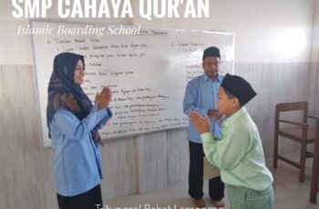 Praktik Adab Terhadap Guru