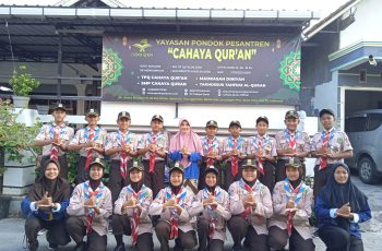 Bu Nyai Nurus Saadah Lepas Kontingen Kemah Young Health Fun Camp