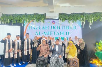 Lulus Al-Miftah, Cahaya Quran Wisuda 10 Santri