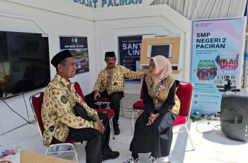 Tim Jurnalistik SMP Cahaya Quran Meliput Pameran Pendidikan Lamongan 2025
